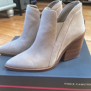Vince Camuto Gradina Block Heel Bootie - 8M